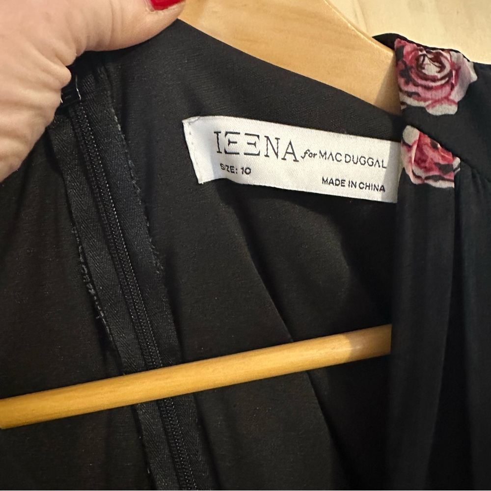 Leena by Macdougal Maxi dress with V neck and belt